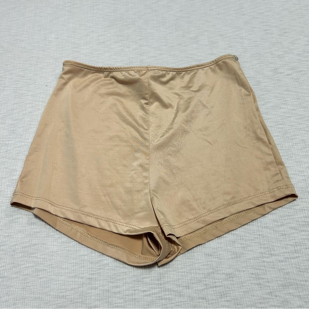 Princess Polly High‎ Waisted Underwear Shorts NWOT Beige Tan Size 4